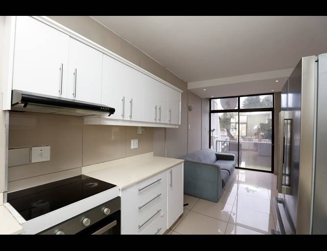 3 BEDROOM APARTMENT FOR SALE IN ESSENWOOD